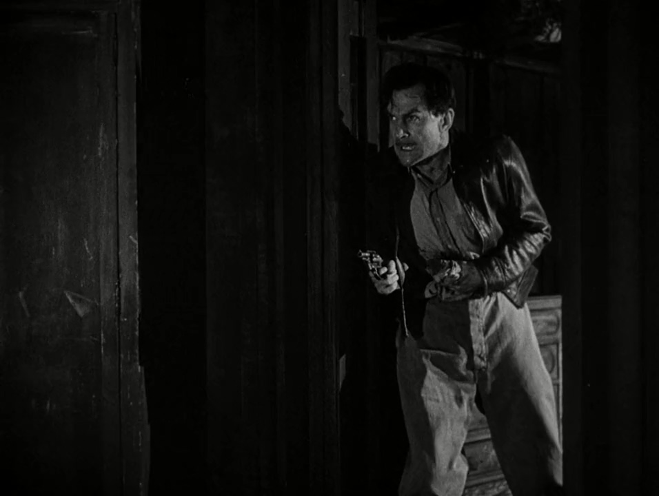 Douglas Fowley in Armored Car Robbery (1950)