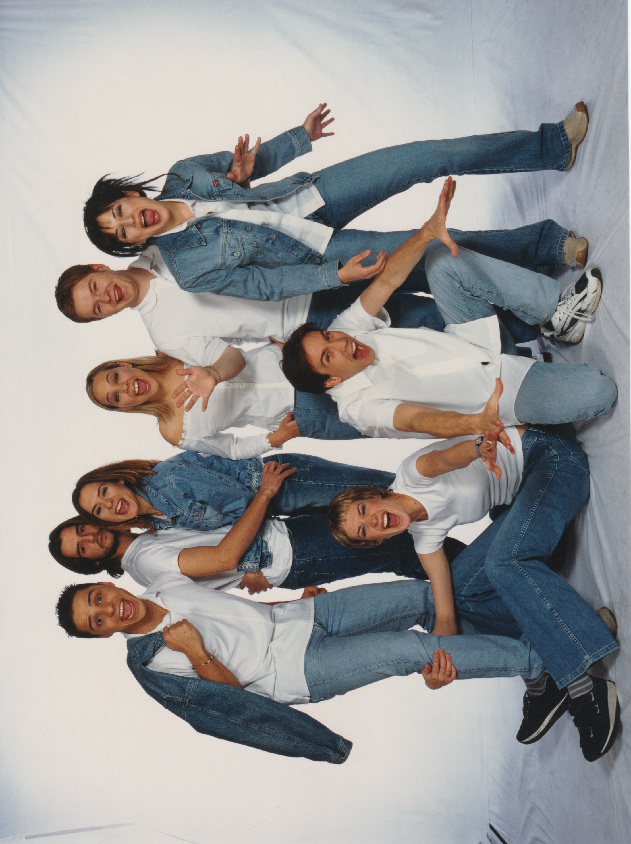 Lara de Miguel, Manuel Feijóo, Julián González, Antonio Hortelano, Ruth Núñez, Virginia Rodríguez, Eva Santolaria, and Nicolás Belmonte in Compañeros (1998)