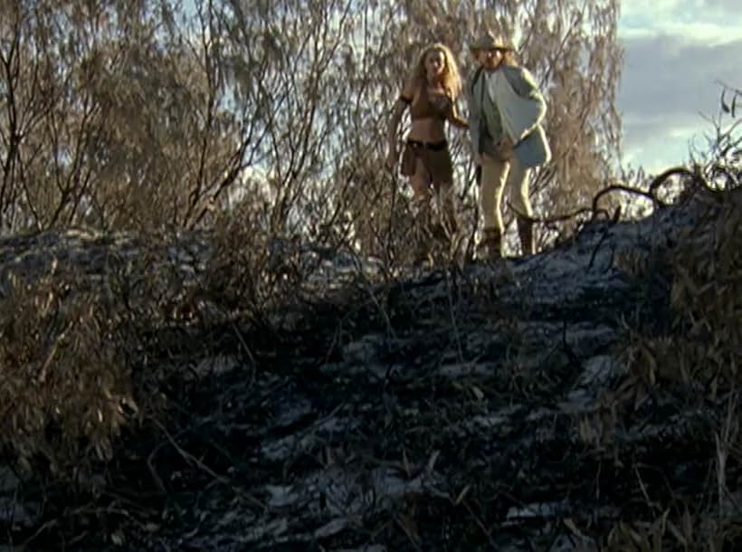 Peter McCauley and Jennifer O'Dell in The Lost World (1999)