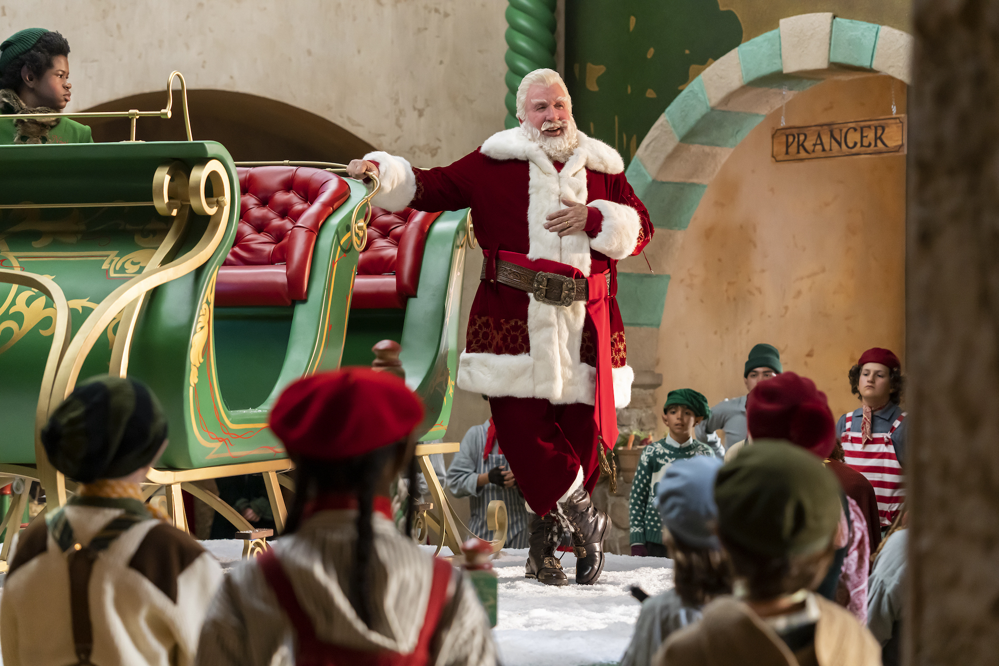 Tim Allen and Devin Bright in The Santa Clauses (2022)