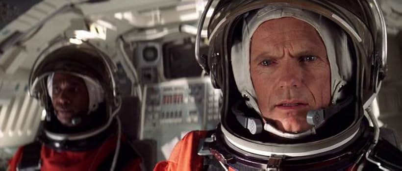 Bruce Greenwood and Dion Johnstone in The Core (2003)