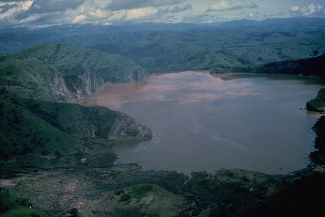 File:Nyos Lake.jpg