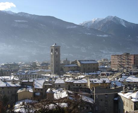 File:Panorama sondrio.jpg