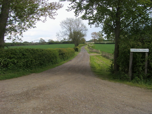 File:Footpath to Gordons Lodge - geograph.org.uk - 1988350.jpg