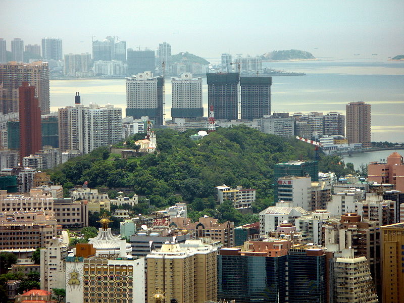 File:Macau Colina da Guia.jpg