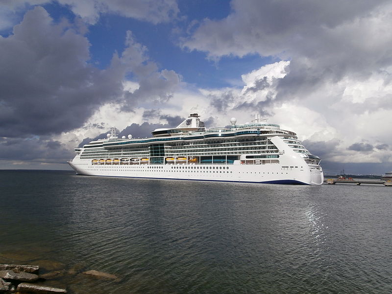 File:Brilliance of the Seas at Pier 24 in Tallinn 16 June 2013.JPG