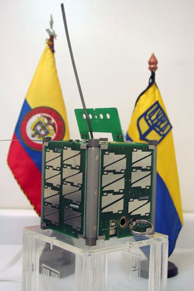 File:Pico-satelite Libertad 1.JPG