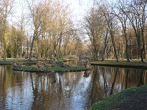 Zierkanal Tappert mit Insel im Hofgarten