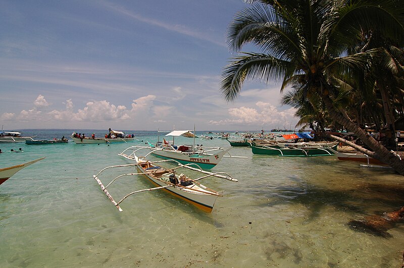 File:Bangka race - panoramio.jpg