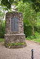 Gefallenen-Denkmal vor der Kirche