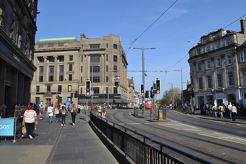 File:Easter Sunday in Edinburgh (47660947221).jpg