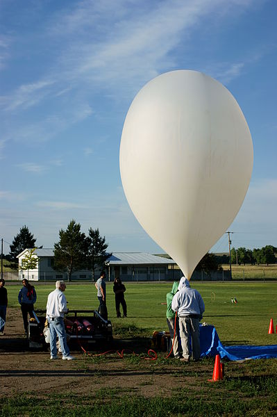 File:Filling Hydrogen Balloon.JPG