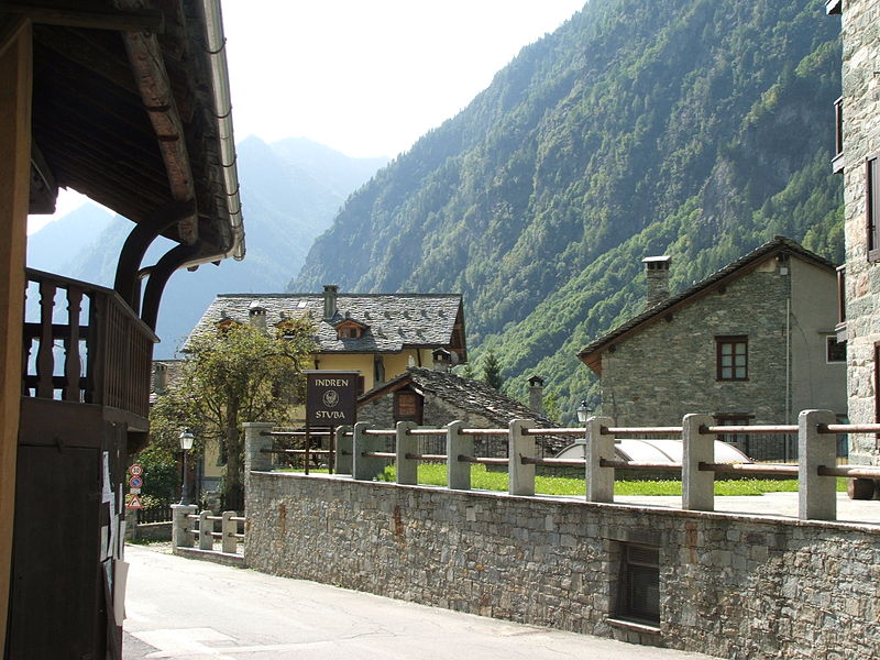 File:Alagna Valsesia- (65).JPG