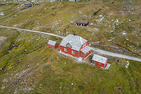 Sandå vaktarbustad und Sandå stikningsbu, von Tomas Wangen