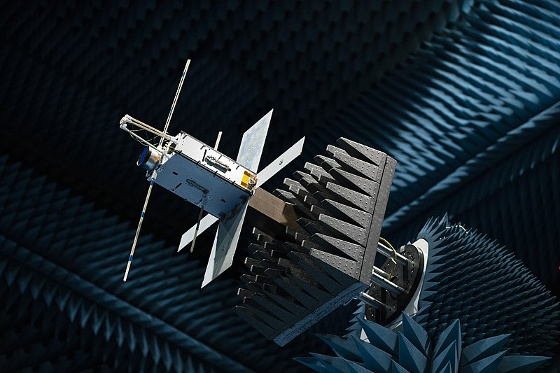 File:Hiber CubeSat ESA19240085.jpeg