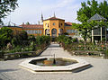 Incrocio dei viali, sulla destra la serra della "Palma di Goethe"