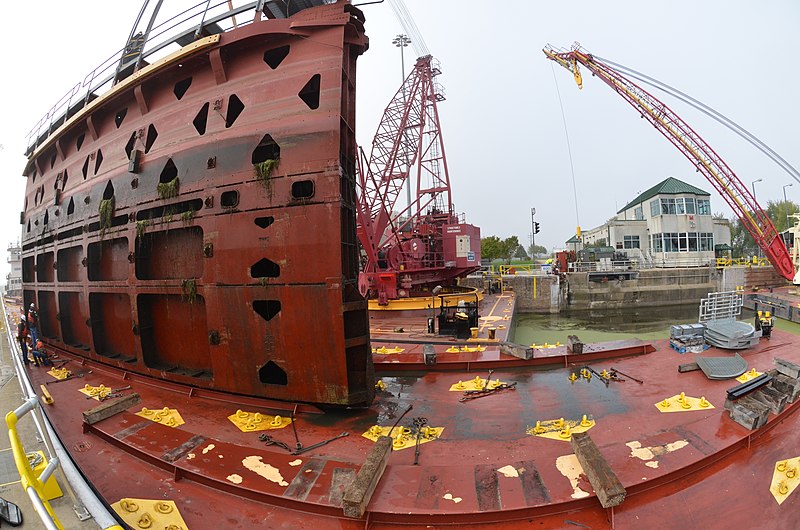 File:Repairing damaged lock gate (10601941595).jpg