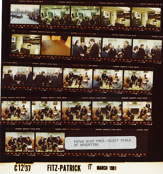 File:Reagan Contact Sheet C1237.jpg