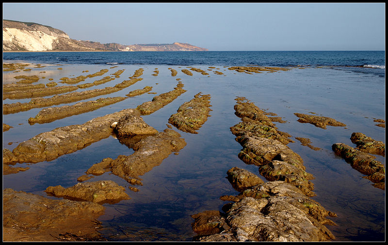 File:"Riserva naturale Torre Salsa" mare e rocce.jpg