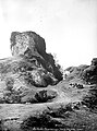 Le donjon du château de La Roche-Maurice (photo de Médéric Mieusement, 1885).