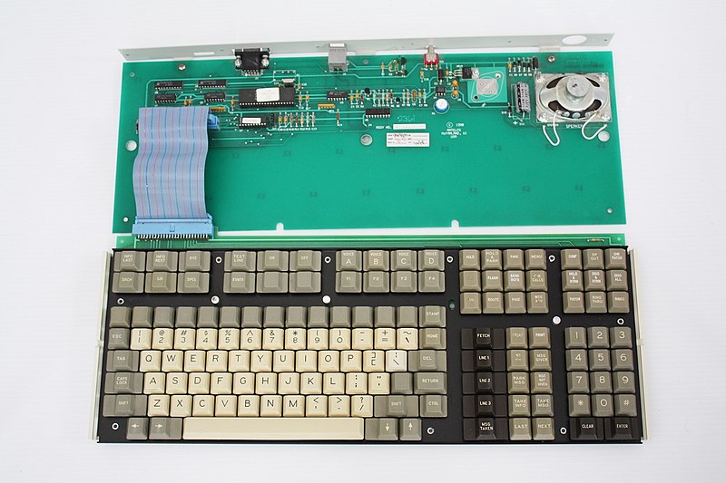 File:Amtelco Unified keyboard mechanism top.jpg